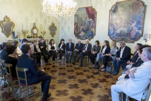 I_familiari_delle_sette_ragazze_morte_in_Spagna_dal_Presidente_della_Repubblica