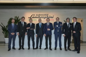 consejero_turchetta_1_izq_emb._sannino_4_izq_y_equipo_lamborghini