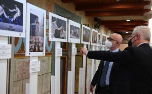 1-Ambasciatore-Lorenzo-Fanara-con-presidente-Paolo-Azzi-alla-mostra